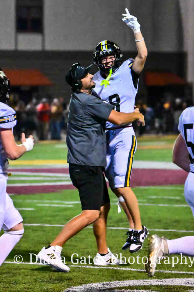 Jonathan-Crompton-Isaiah-Hyatt-0102